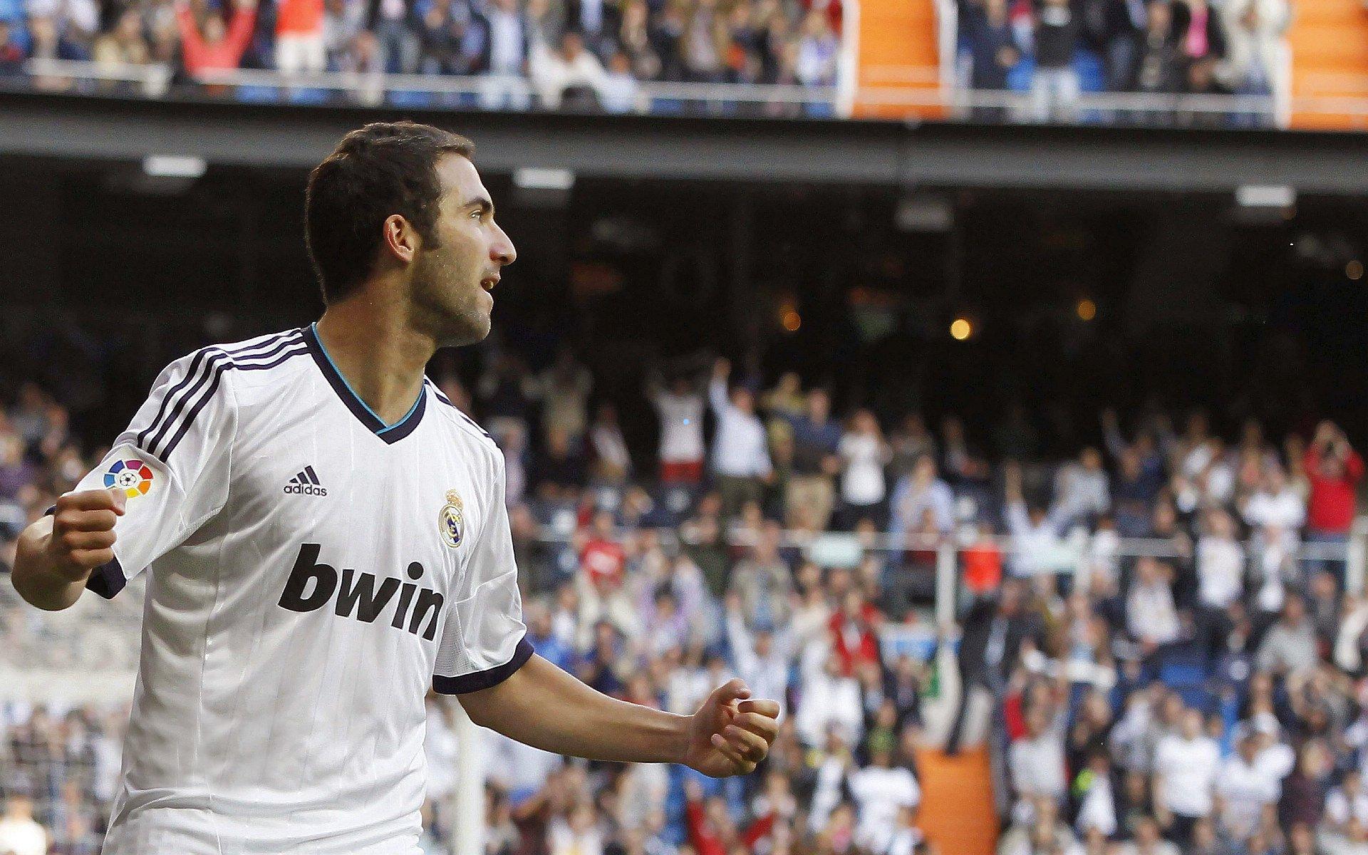 摊牌时刻！阿韦洛亚争议性言论震动皇马，高层愕然，球迷恳求留任